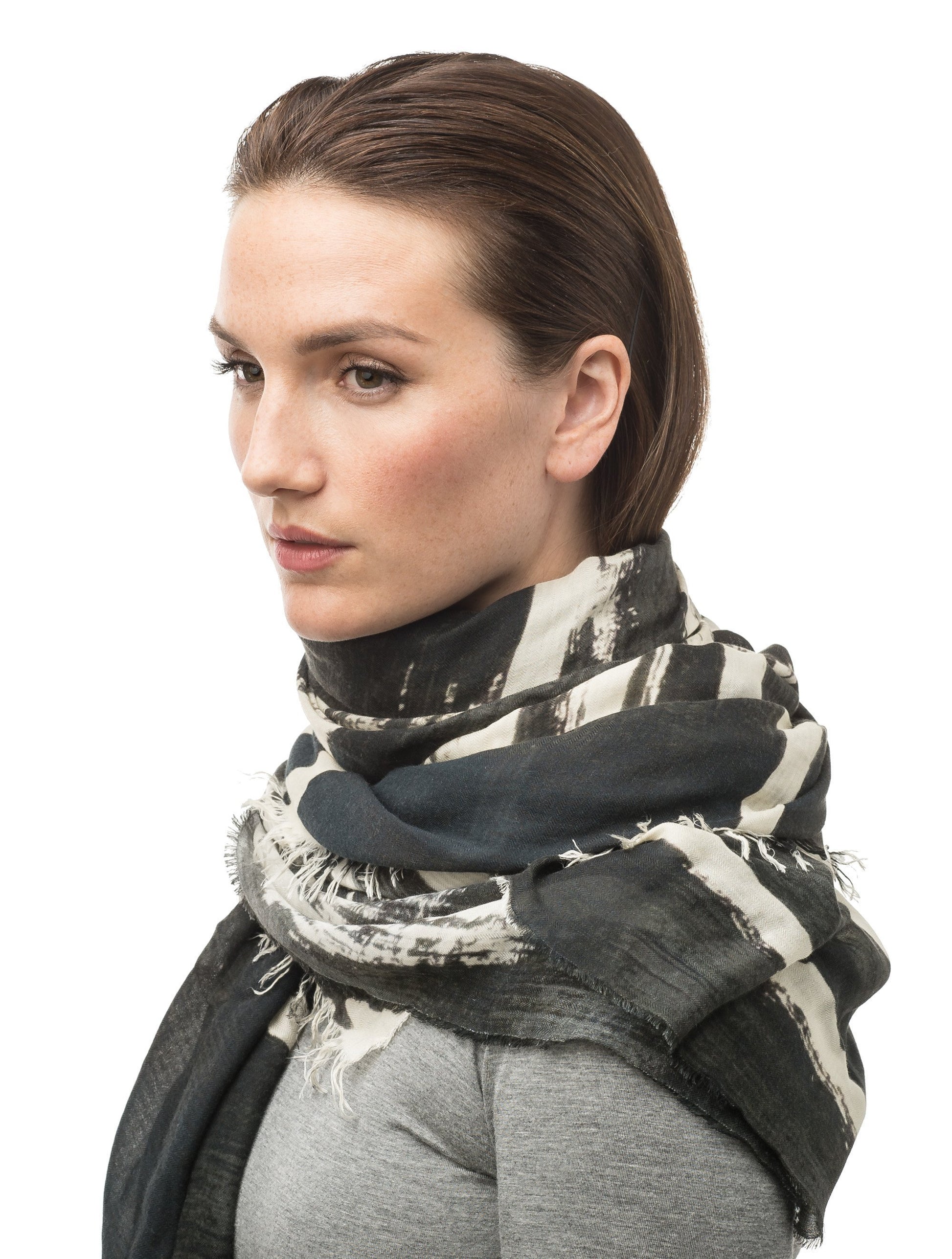 Square modal cashmere blend scarf with fringe edges in a contrast Black print